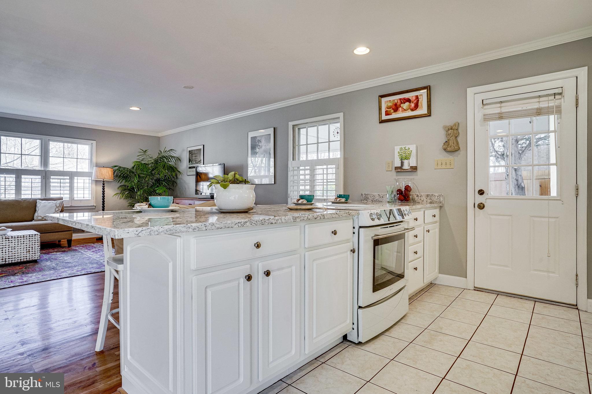 6128 Roxbury Avenue Springfield, VA 22152 - Photo 24 of 94 Kitchen