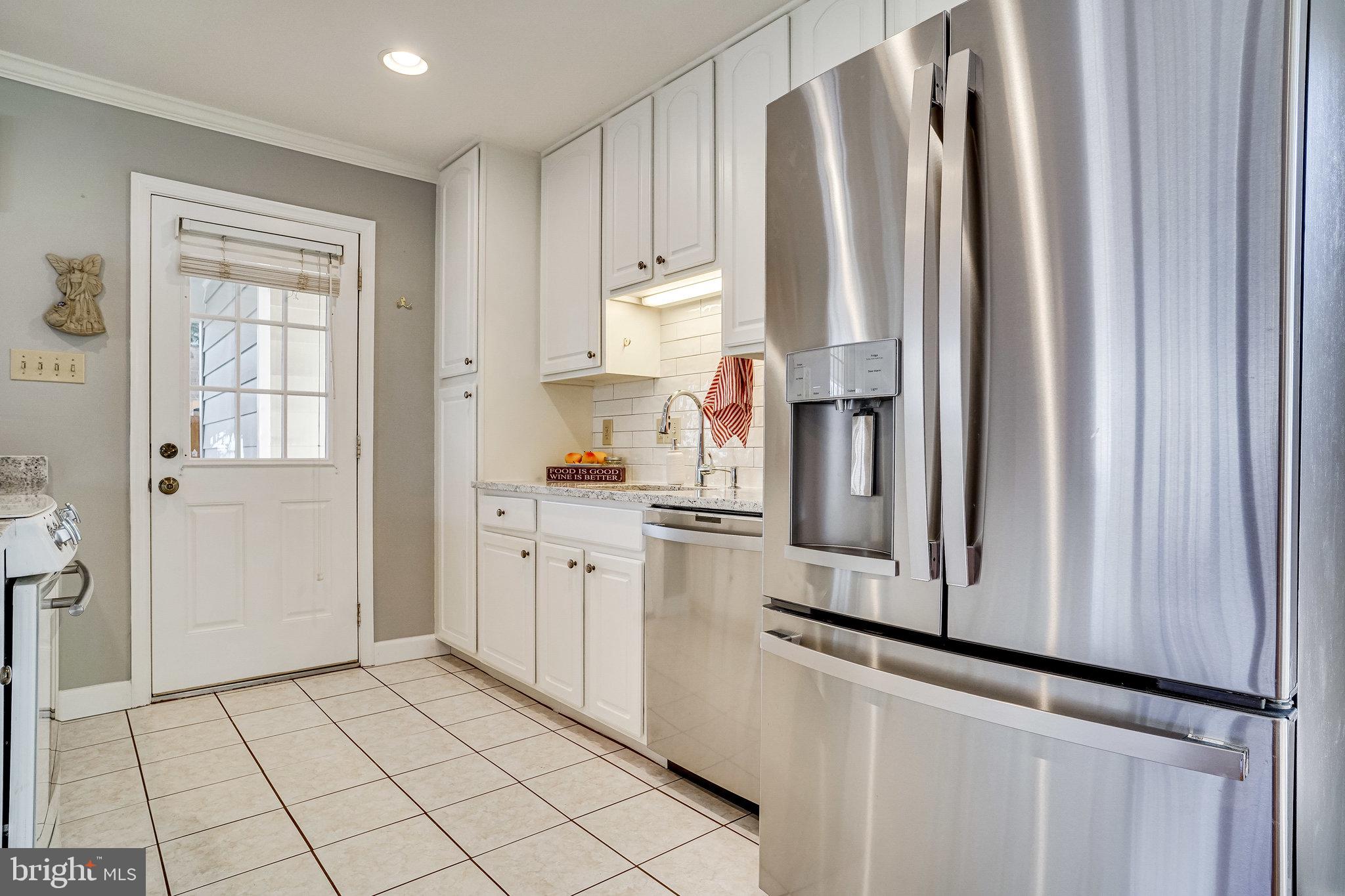 6128 Roxbury Avenue Springfield, VA 22152 - Photo 25 of 94 Kitchen