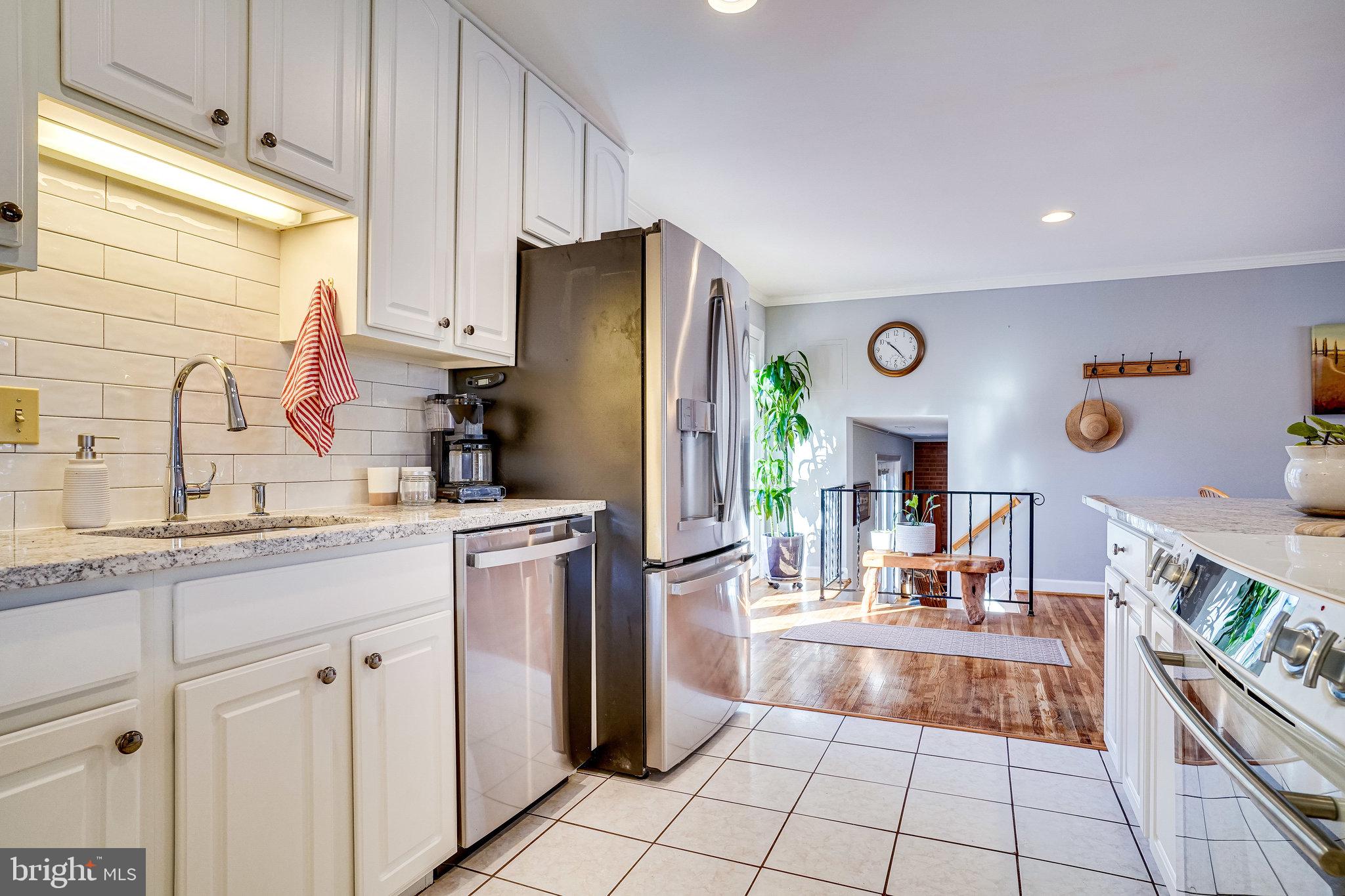 6128 Roxbury Avenue Springfield, VA 22152 - Photo 26 of 94 Kitchen