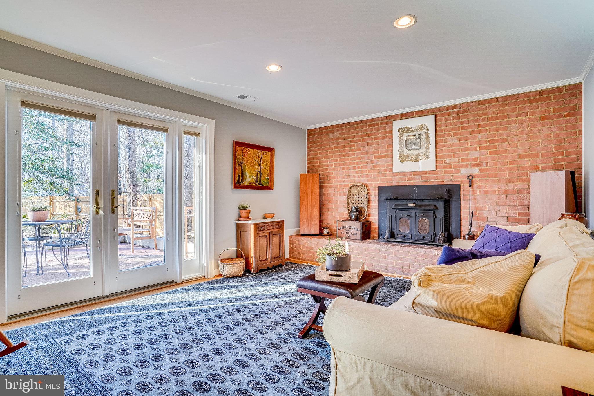 6128 Roxbury Avenue Springfield, VA 22152 - Photo 28 of 94 Family Room