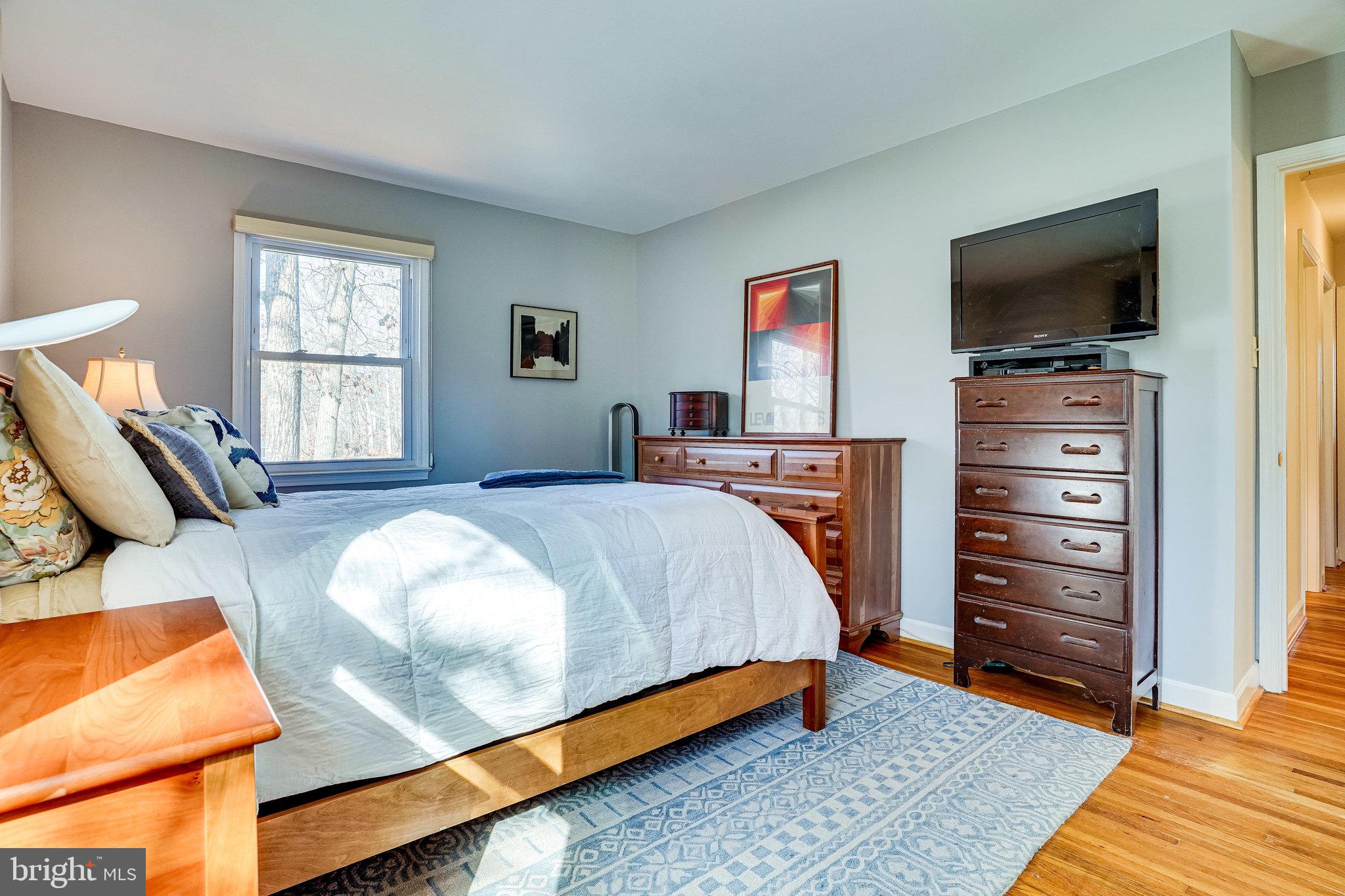 6128 Roxbury Avenue Springfield, VA 22152 - Photo 44 of 94 Primary Bedroom