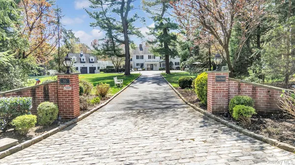 $3,288,888 | 35 Hoaglands Lane, Glen Head, NY 11545