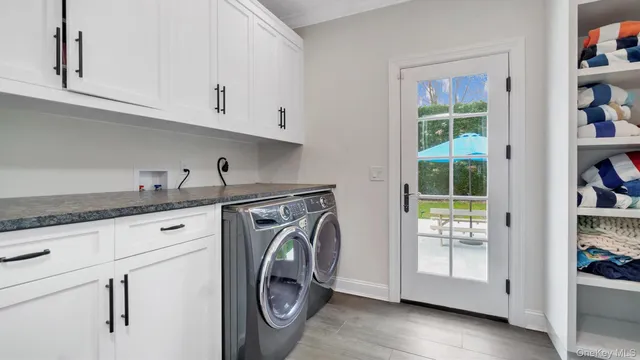 $3,288,888 | 35 Hoaglands Lane, Glen Head, NY 11545