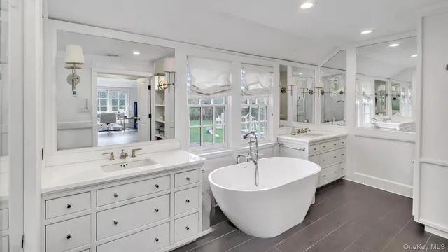 $3,288,888 | 35 Hoaglands Lane, Glen Head, NY 11545