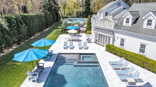 $3,288,888 | 35 Hoaglands Lane, Glen Head, NY 11545