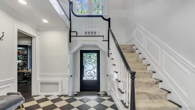 $3,288,888 | 35 Hoaglands Lane, Glen Head, NY 11545