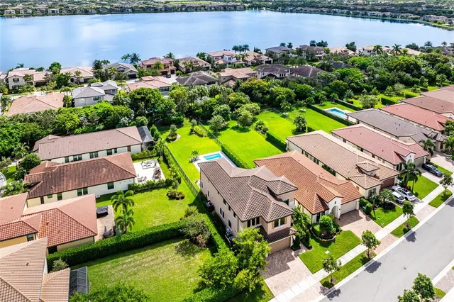 $1,499,000 | 8760 East Baypoint Circle, Parkland, FL 33076
