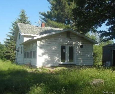 9315 Barkley Road Millington, MI 48746 - Photo 4 of 5 7142030571 Rear view.JPG