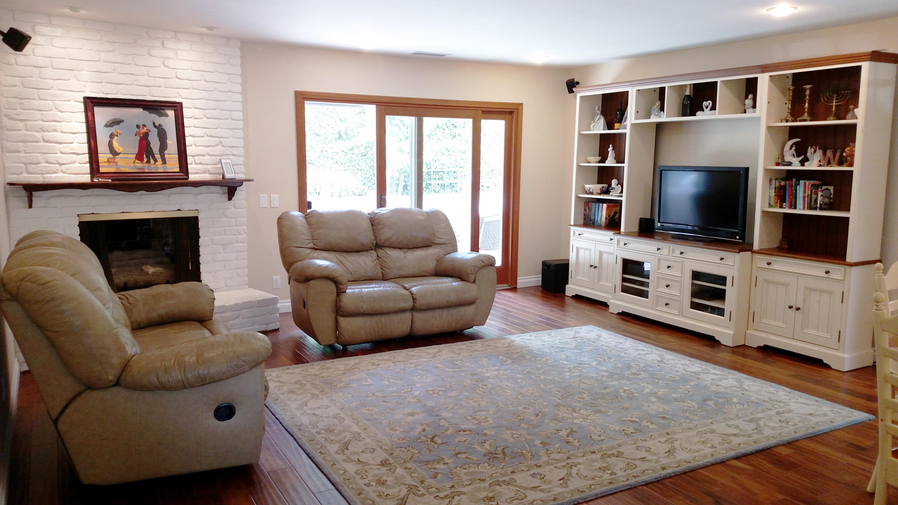 537 Windsor Avenue Goleta, CA 93117 - Photo 3 of 16 a living room with furniture and a flat screen tv