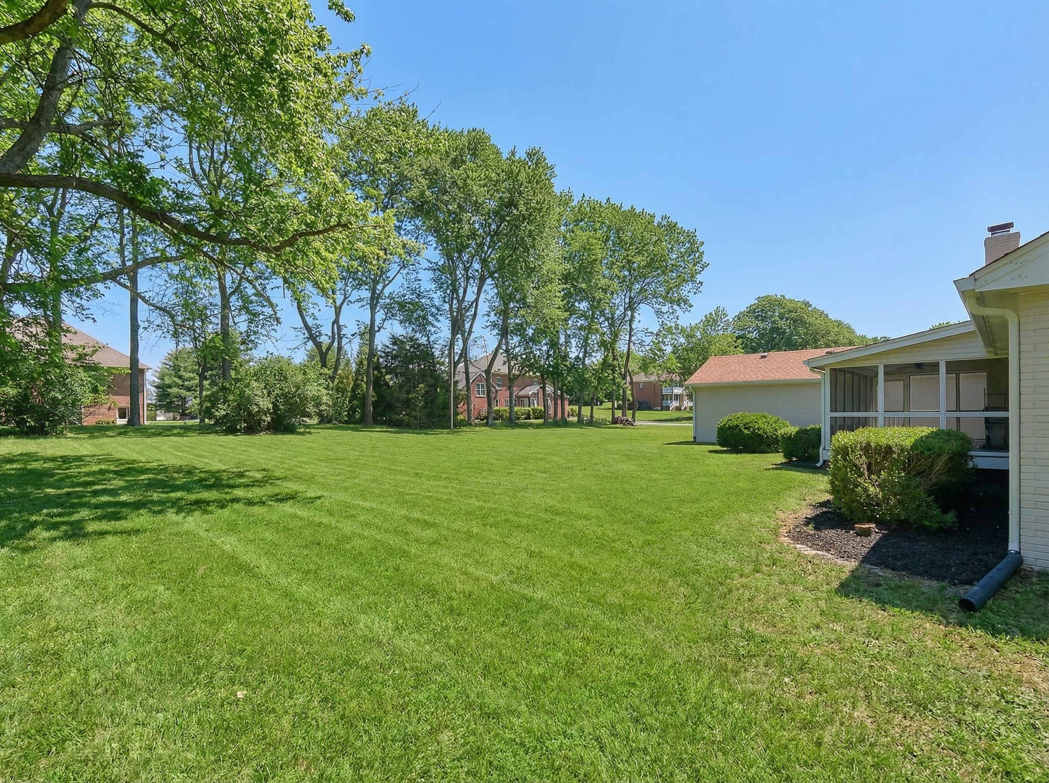 108 Poplar Street Franklin, TN 37064 - Photo 4 of 33 a front view of house with yard and green space