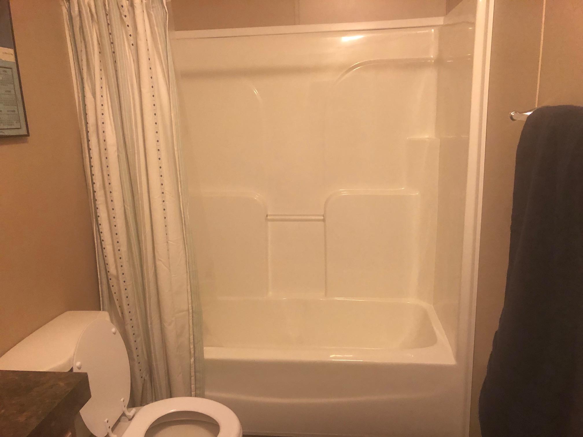 1302 Carpenter Road Knoxville, TN 37924 - Photo 8 of 10 Sykes bath 2