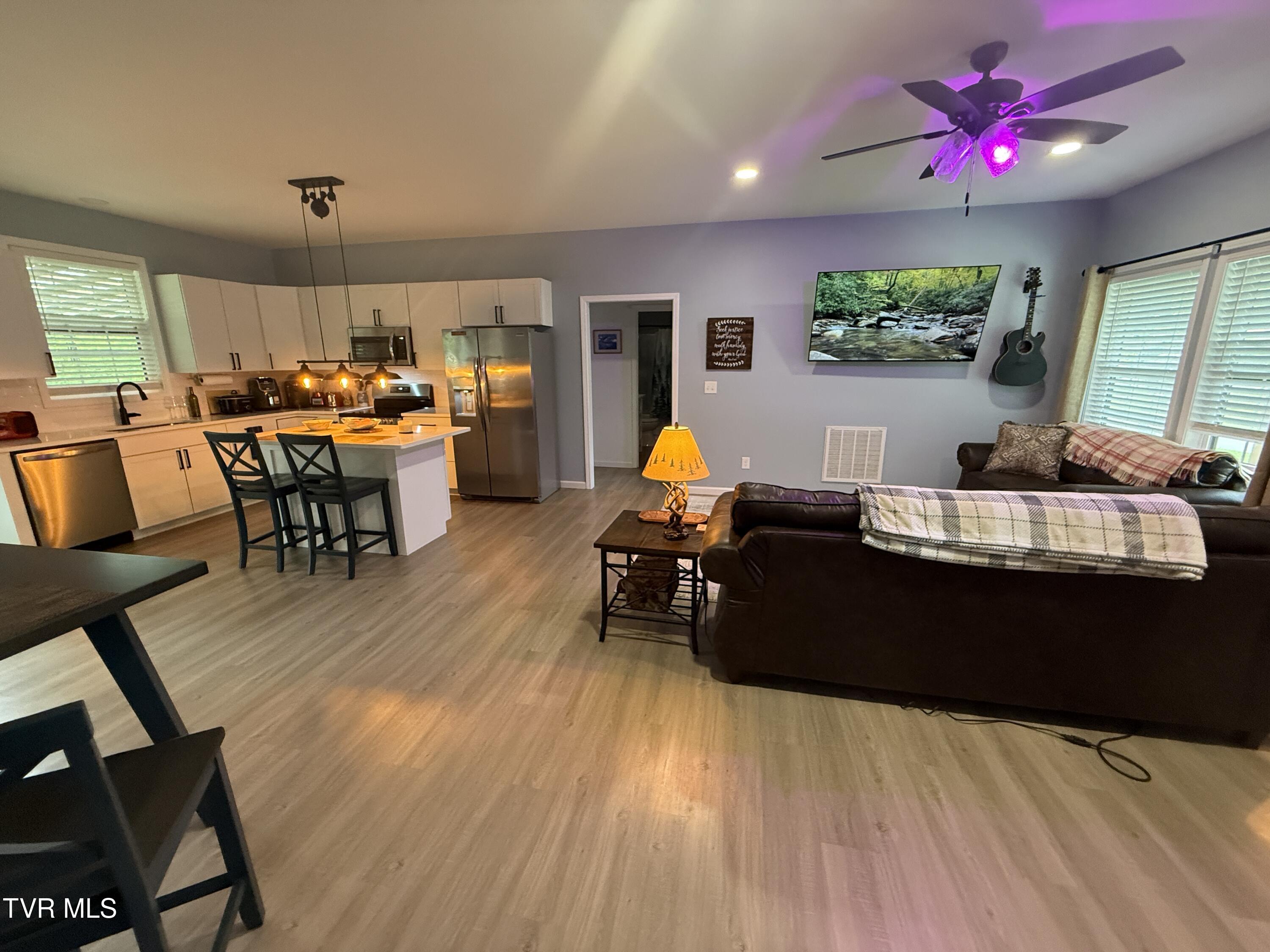 118 Ranger Drive Elizabethton, TN 37643 - Photo 6 of 34 IMG_5715