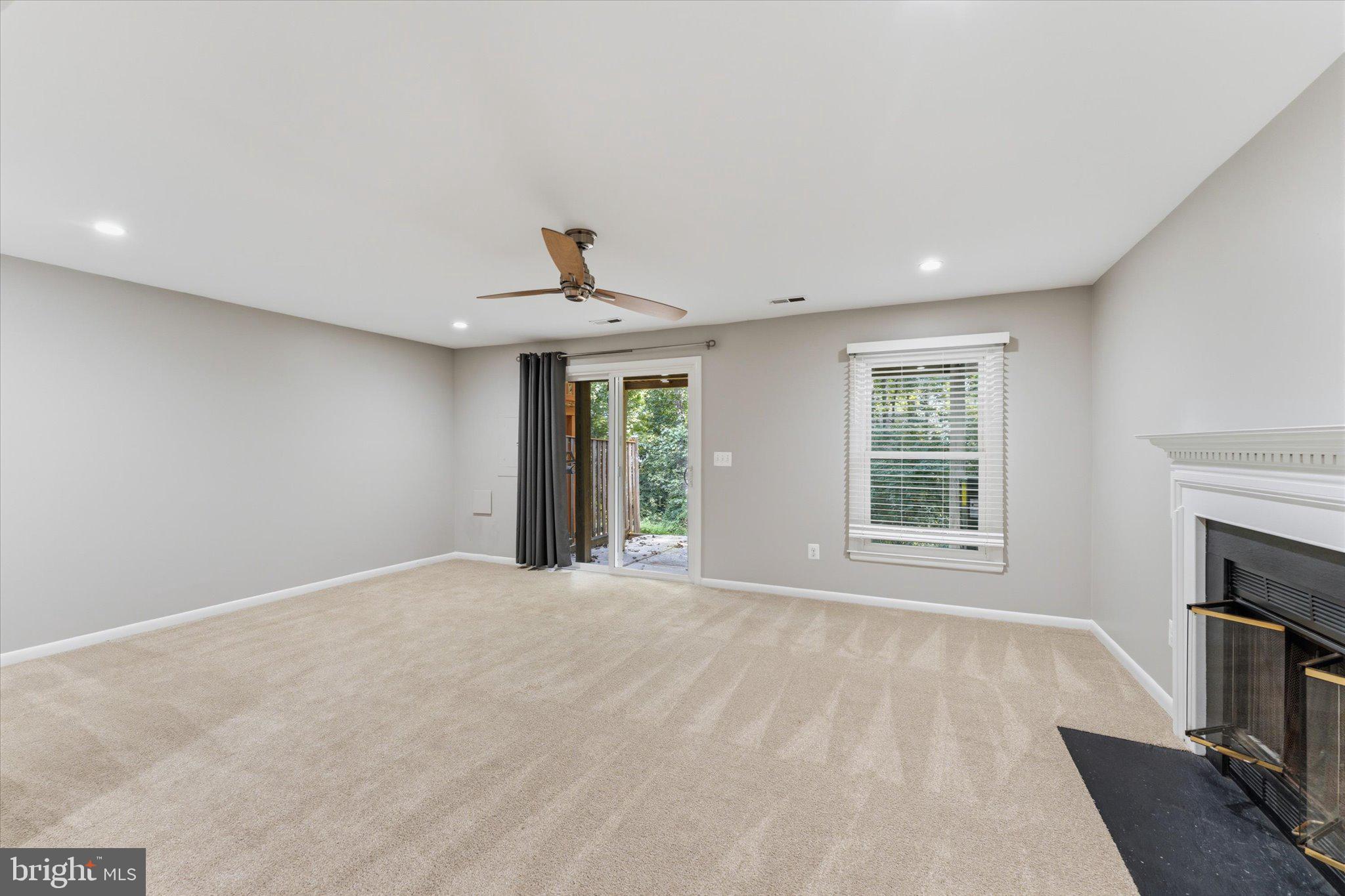 1431 Newport Springs Reston, VA 20194 - Photo 21 of 33 Gallery Image 21
