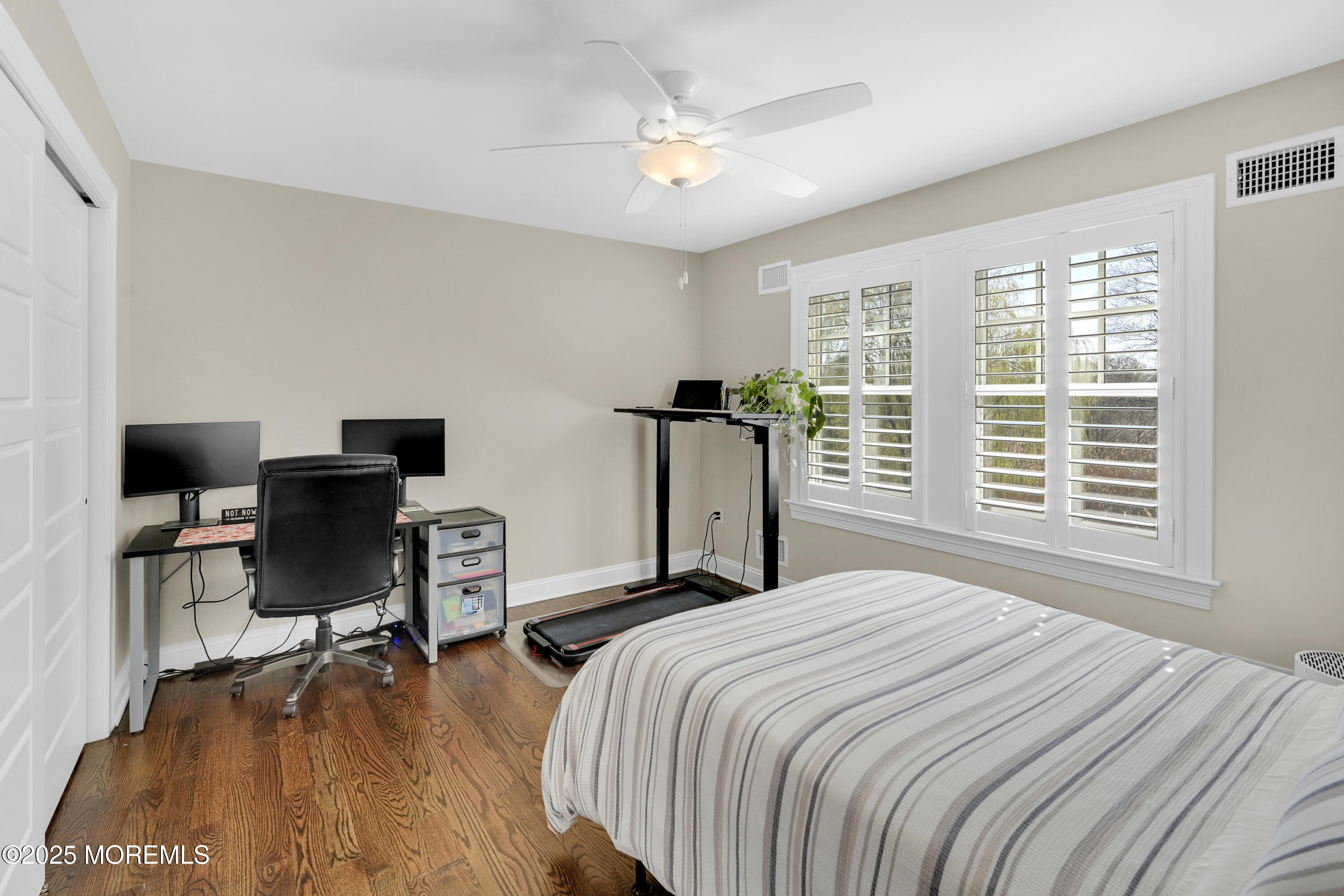 16 Winding Way Little Silver, NJ 07739 - Photo 23 of 31 a bedroom with a bed and a desk