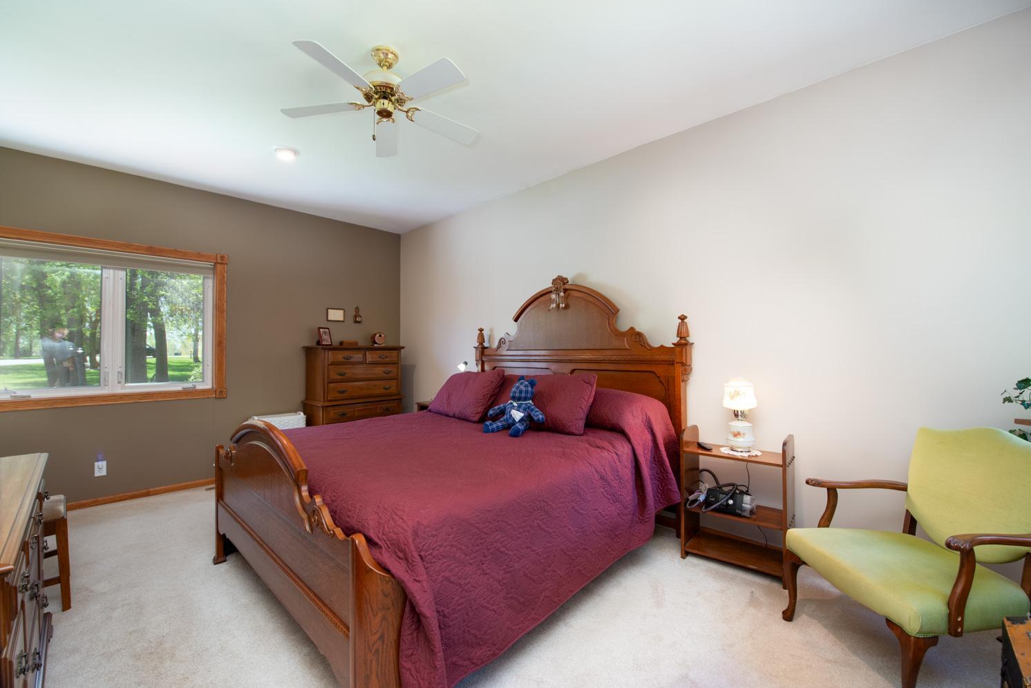 1524 Squirrels Nest Road Kasota, MN 56050 - Photo 12 of 45