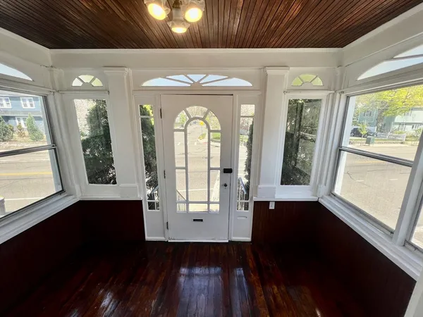 $3,300 | 616 Adams Street, Unit 1, Quincy, MA 02169