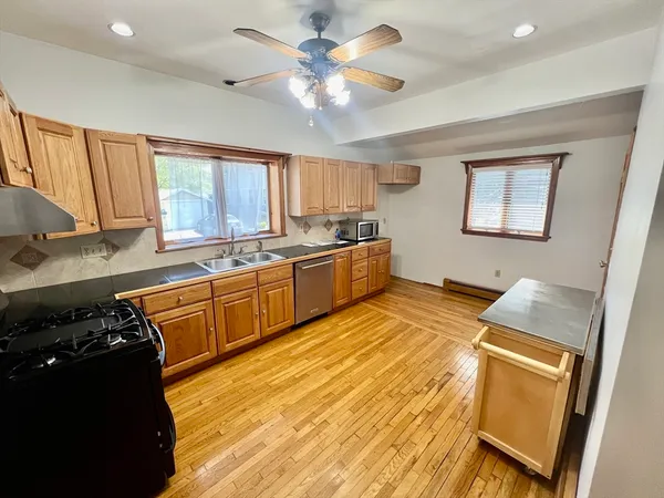 $3,300 | 616 Adams Street, Unit 1, Quincy, MA 02169