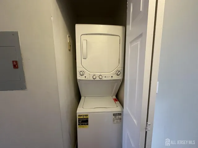 $2,100 | 437 Edpas Road, New Brunswick, NJ 08901