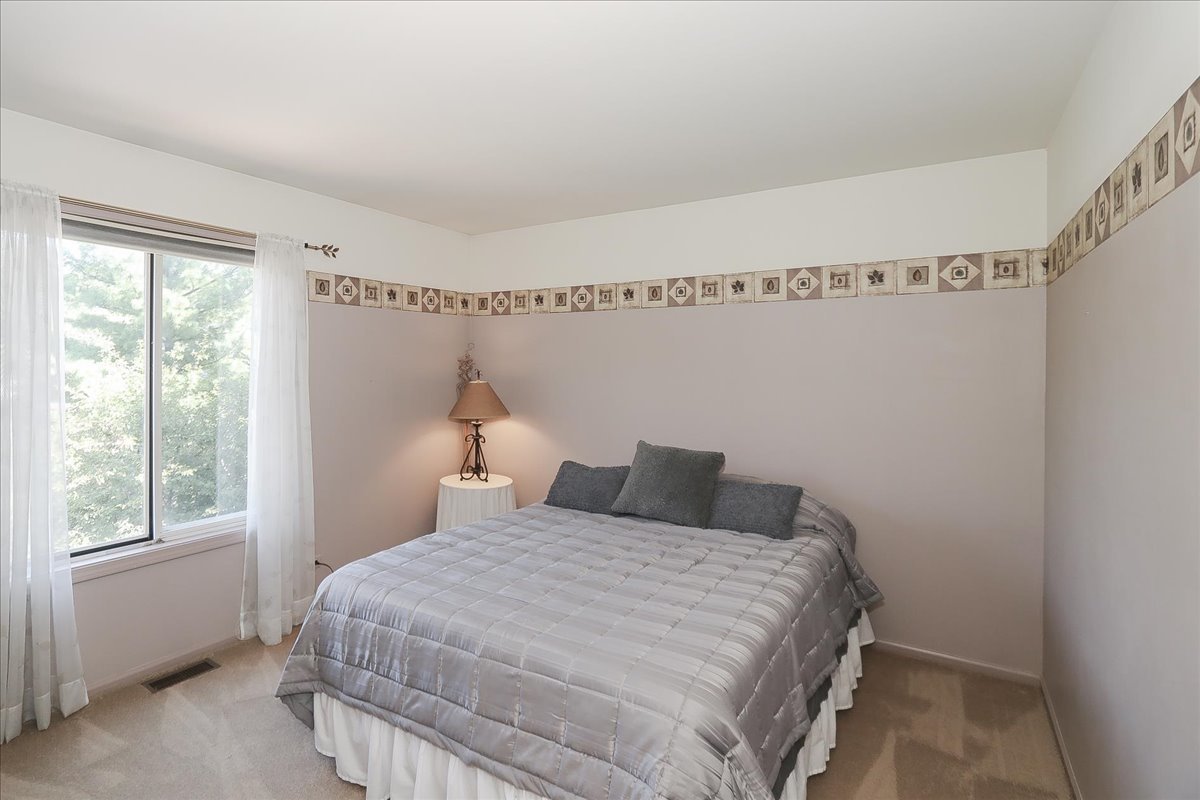515 Shallow Cove Road Lake Zurich, IL 60047 - Photo 19 of 29 Gallery Image 19