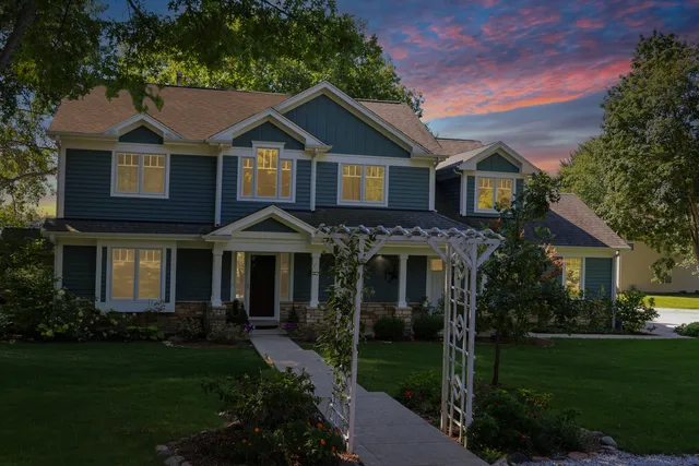 $925,000 | 25817 Cook Street, Wauconda, IL 60084