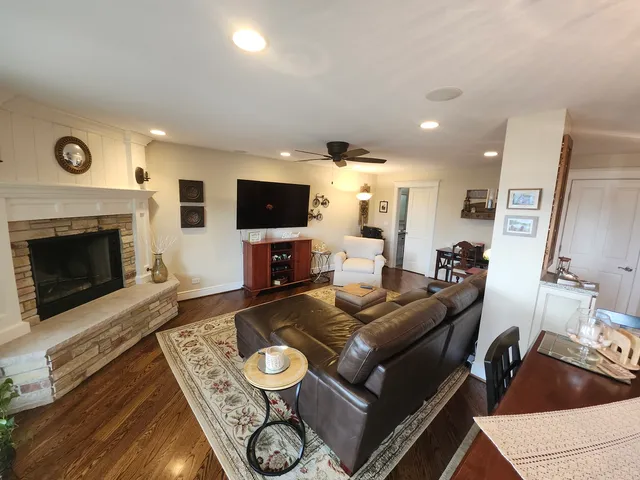 $925,000 | 25817 Cook Street, Wauconda, IL 60084