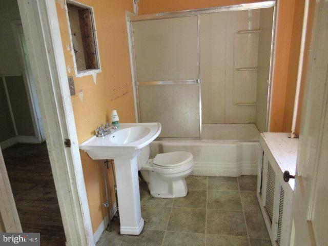 2818 Hollins Ferry Road Baltimore, MD 21230 - Photo 7 of 10 Bath