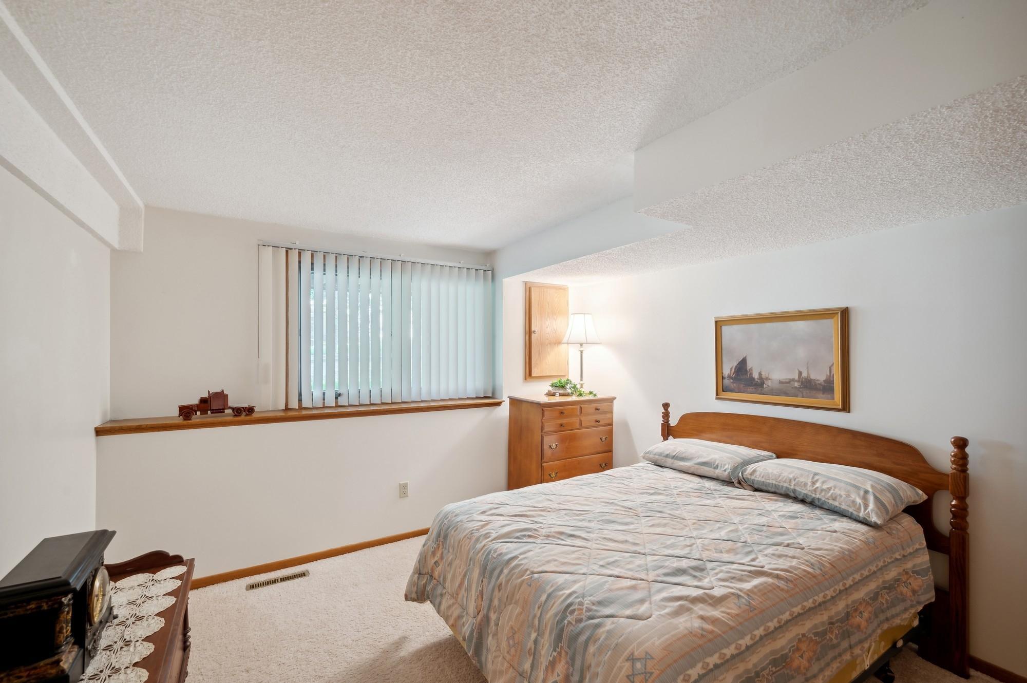 9324 Nesbitt Road Bloomington, MN 55437 - Photo 15 of 21 Gallery Image 15