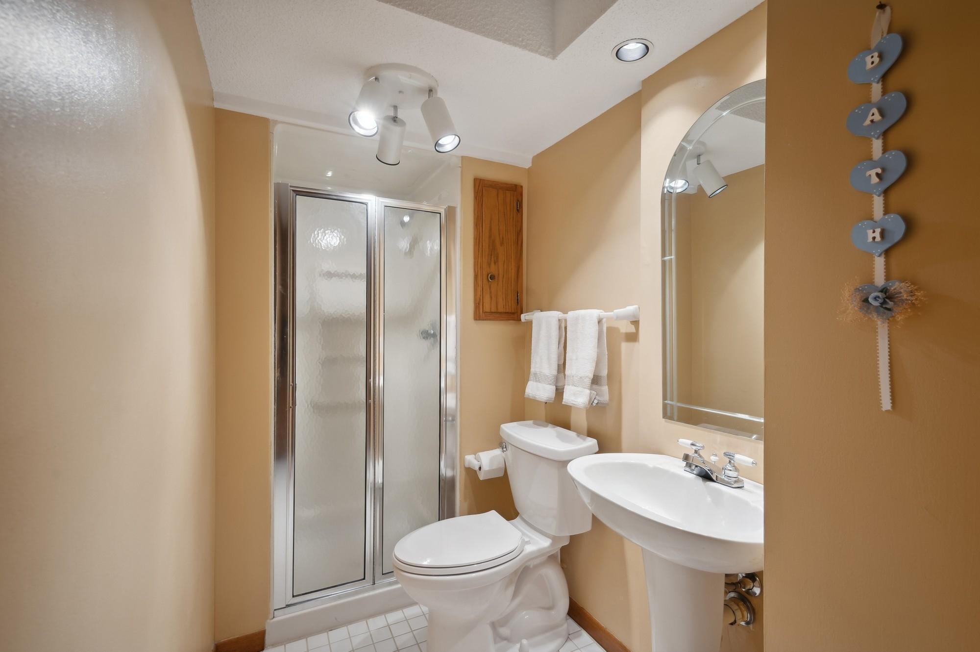 9324 Nesbitt Road Bloomington, MN 55437 - Photo 16 of 21 Gallery Image 16