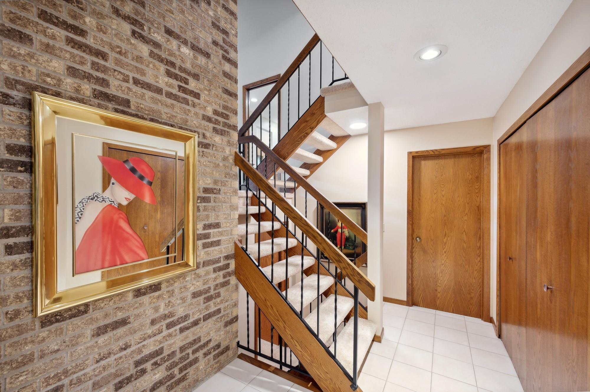 9324 Nesbitt Road Bloomington, MN 55437 - Photo 2 of 21 Gallery Image 2