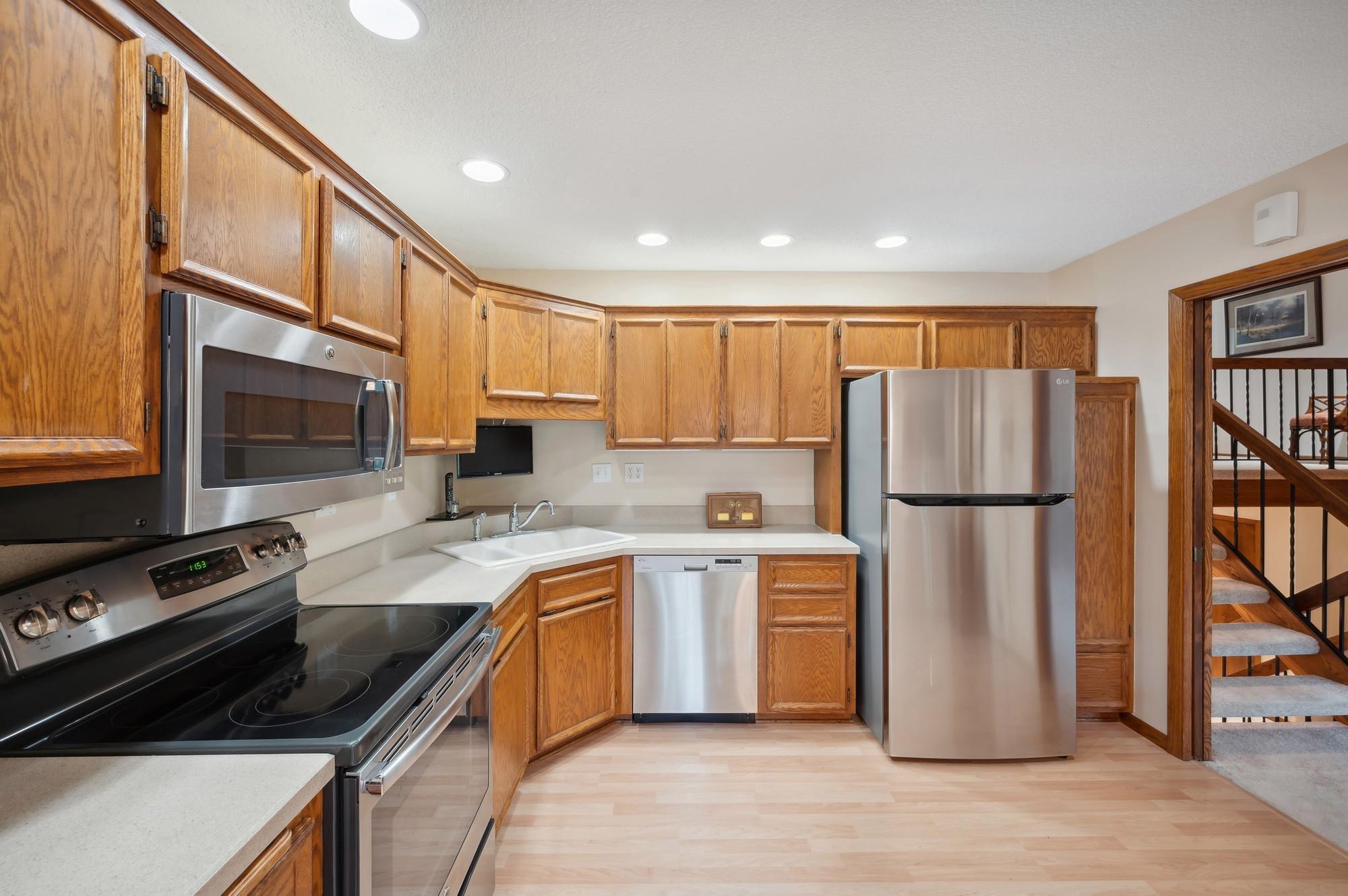9324 Nesbitt Road Bloomington, MN 55437 - Photo 5 of 21 Gallery Image 5