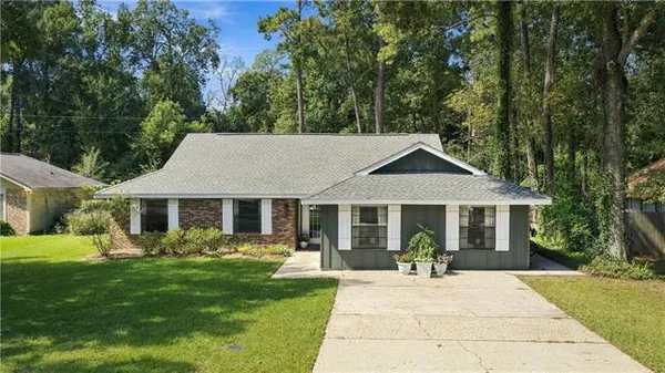 $315,000 | 516 Woodridge Boulevard, Mandeville, LA 70471