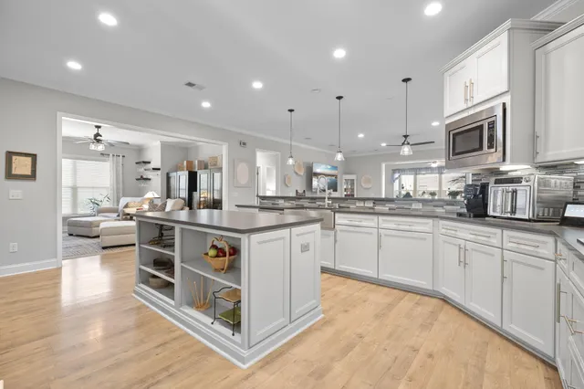 $949,999 | 125 Camelia Park Lane, Summerville, SC 29486