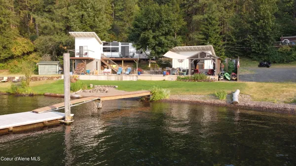 $1,395,000 | 1141 East Merganser Lane, Harrison, ID 83833