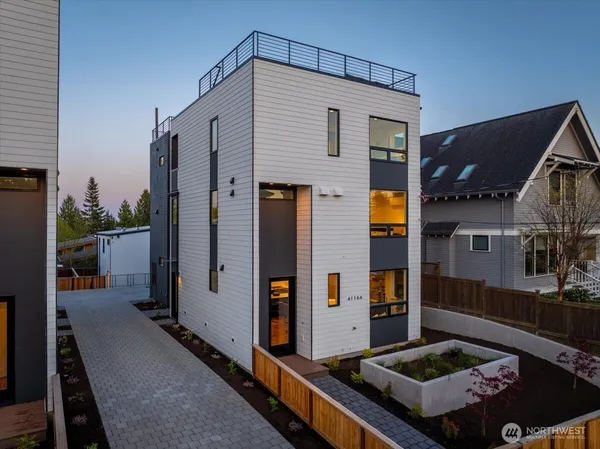 $1,225,000 | 4116 A Burke Avenue North, Seattle, WA 98103