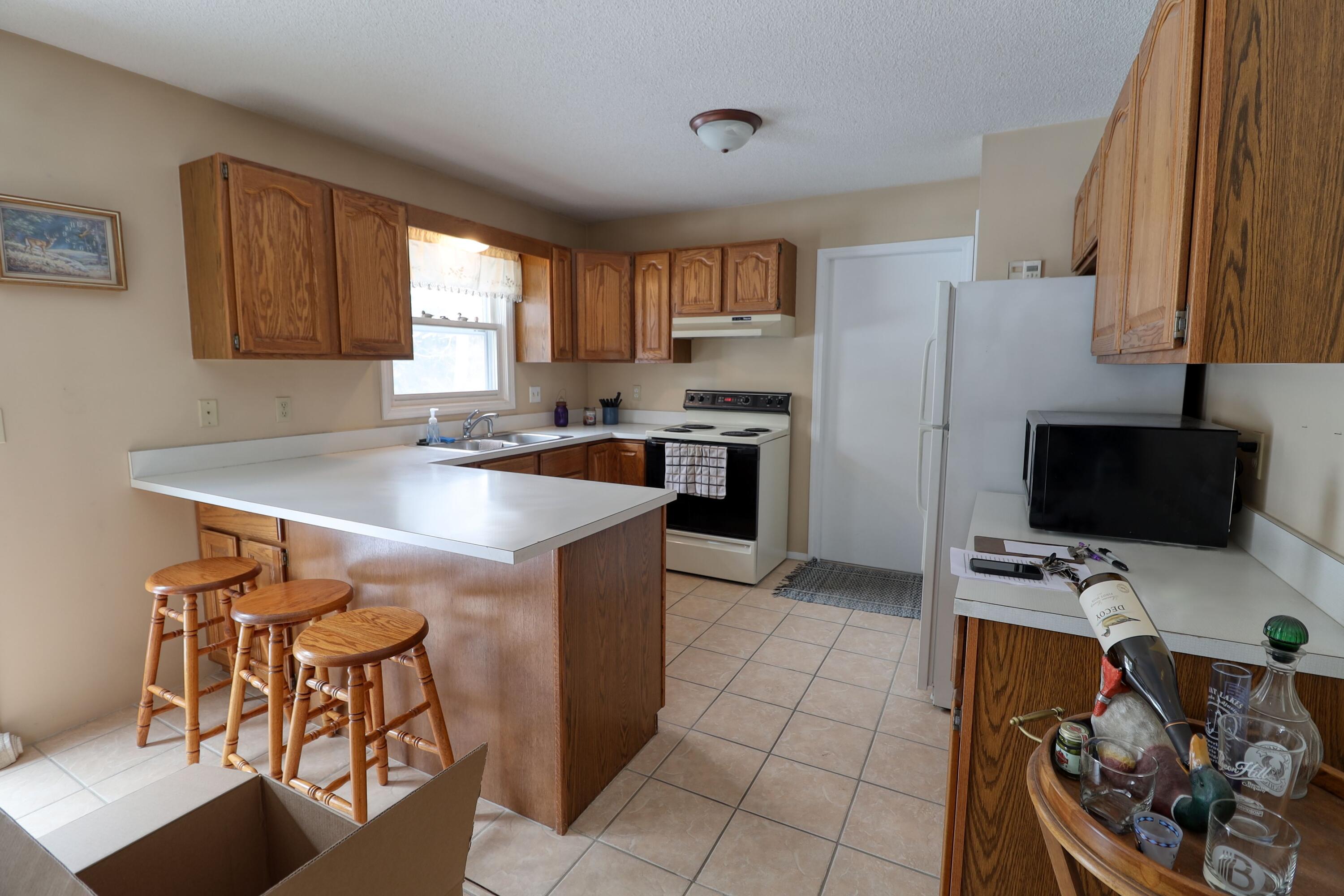 1821 East River Road Muskegon, MI 49445 - Photo 3 of 16 Kitchen