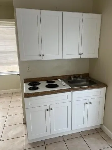 $1,350 | 1437 Northeast 56th Street, Unit 2, Fort Lauderdale, FL 33334