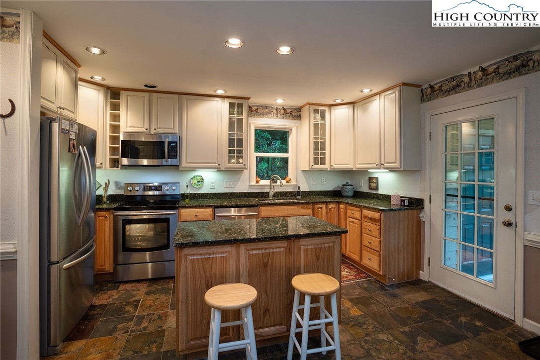 773 Meadow Road Ferguson, NC 28624 - Photo 3 of 14