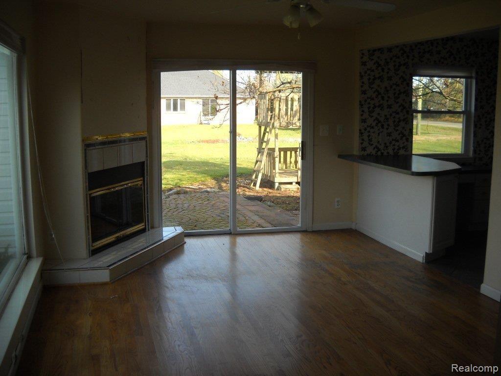 49533 Card Road Macomb, MI 48044 - Photo 9 of 17 DSCN9859