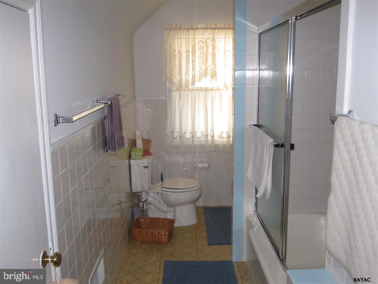 302 Wynwood Road York, PA 17402 - Photo 18 of 34 Gallery Image 18