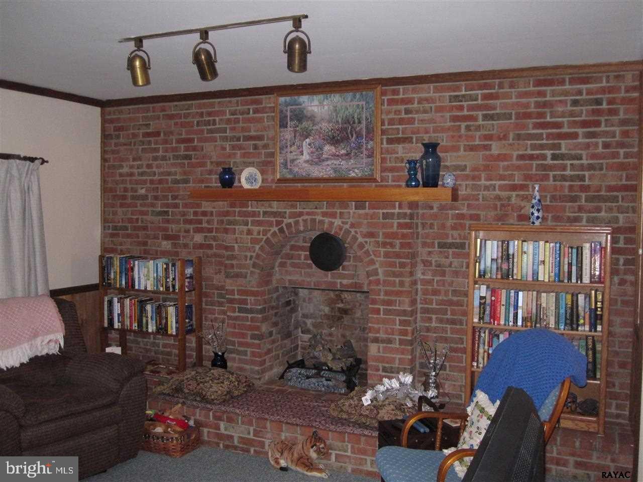 302 Wynwood Road York, PA 17402 - Photo 8 of 34 Gallery Image 8