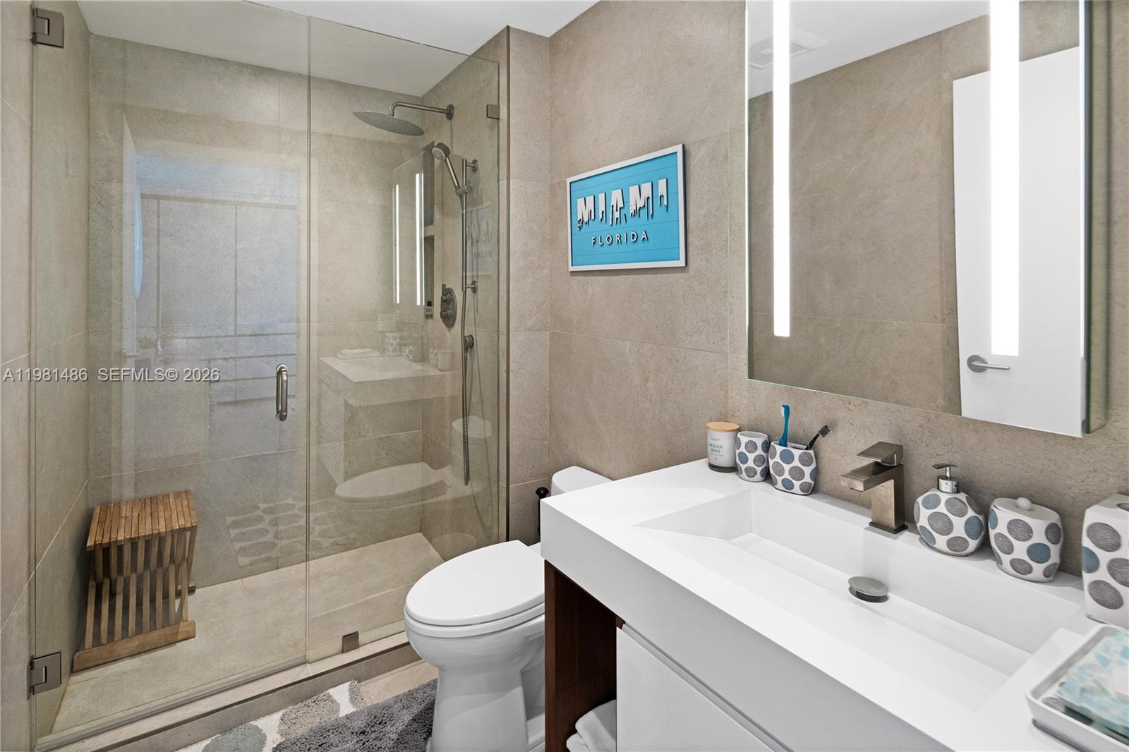 3801 Collins Avenue, Unit 1906 Miami Beach, FL 33140 - Photo 15 of 24