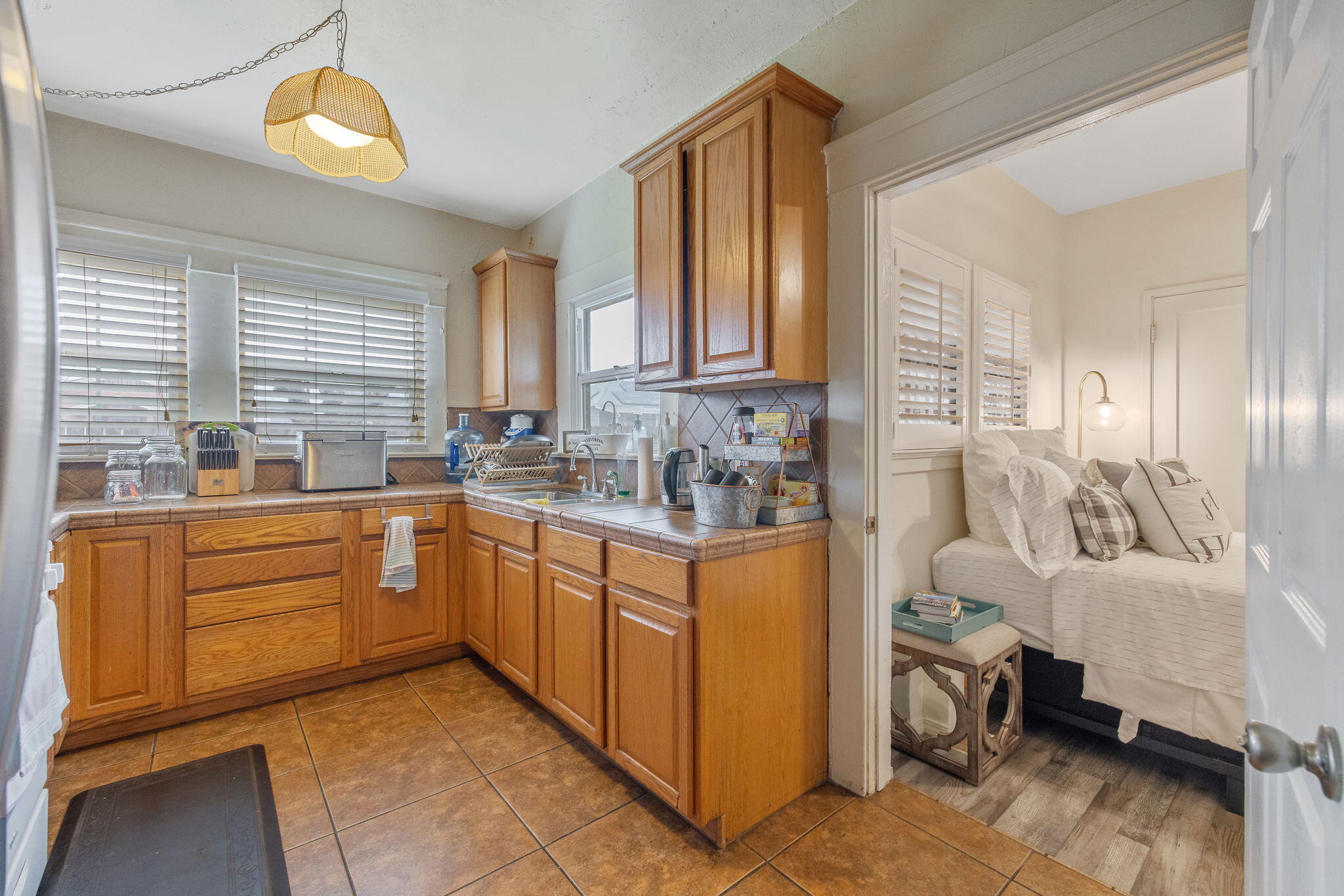 457 West Maple Street Exeter, CA 93221 - Photo 13 of 28 27-web-or-mls-713A7784