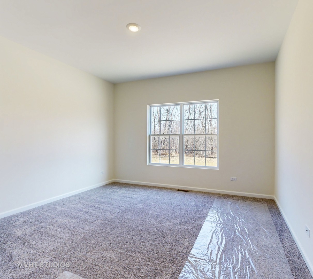 593 Farm Street Crete, IL 60417 - Photo 11 of 28 an empty room with a window