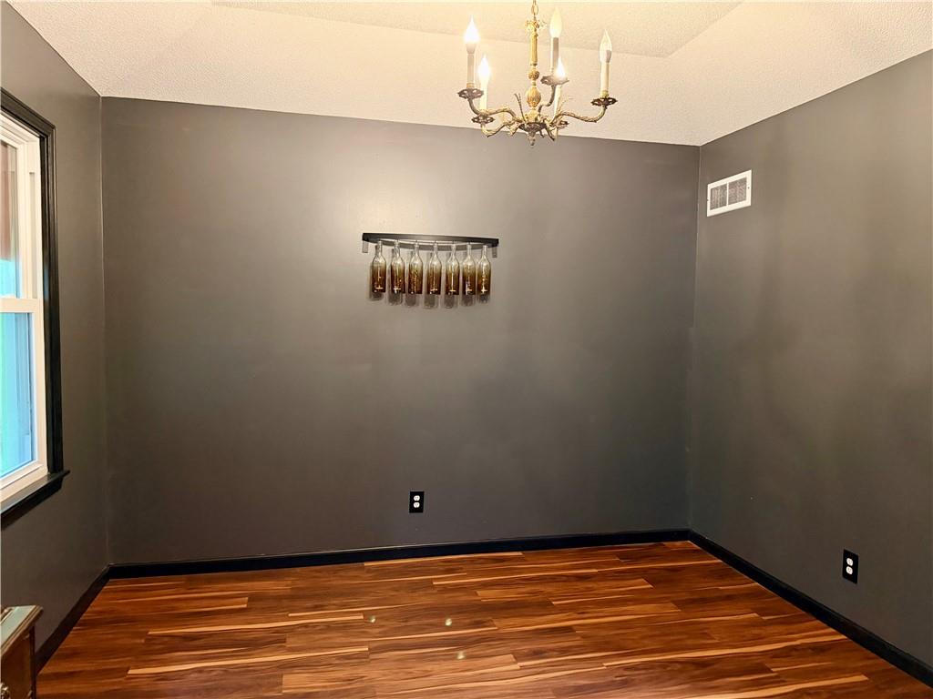 8951 Rene Street Lenexa, KS 66215 - Photo 8 of 25