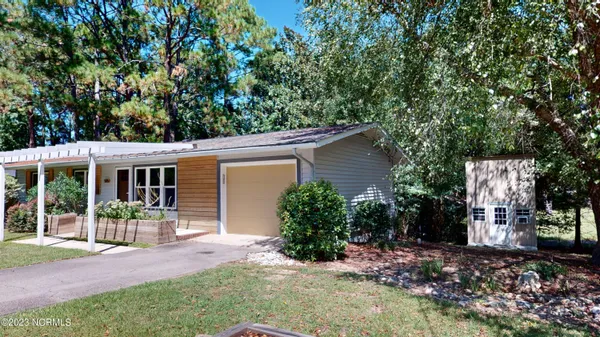$2,350 | 505 West Rhode Island Avenue, Southern Pines, NC 28387