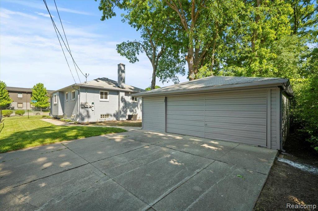4014 Greenfield Road Berkley, MI 48072 - Photo 32 of 38