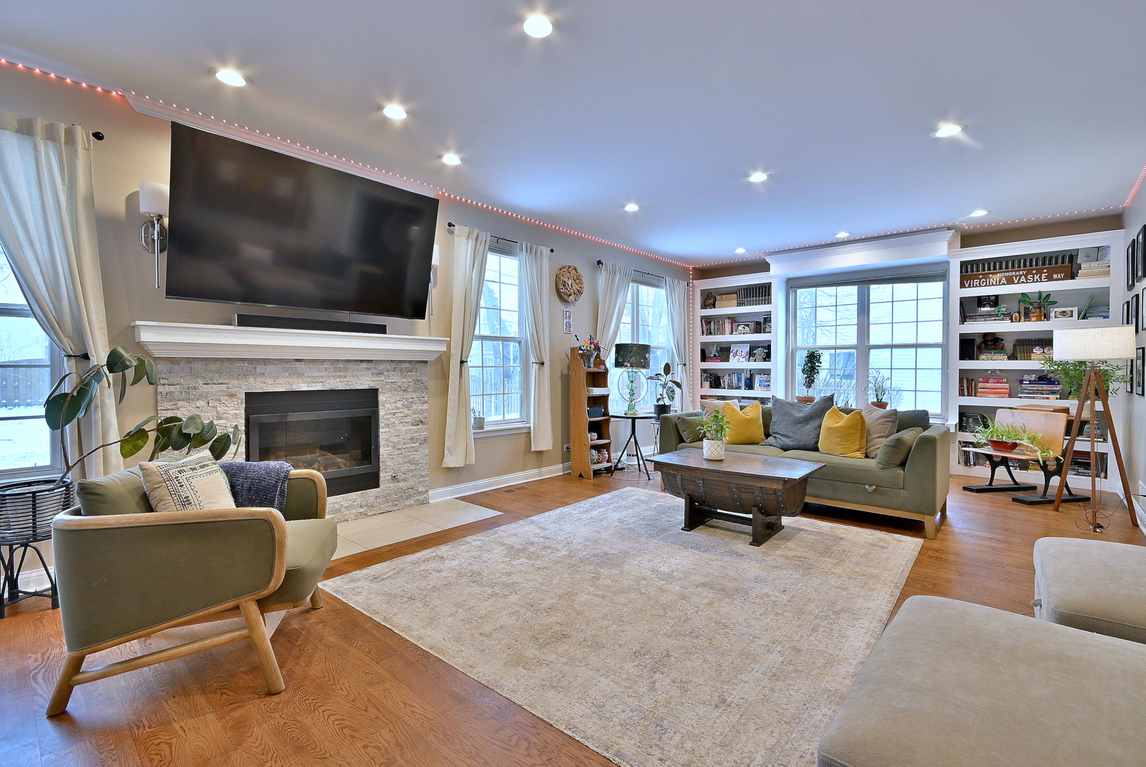 377 Geneva Lane Cary, IL 60013 - Photo 18 of 51