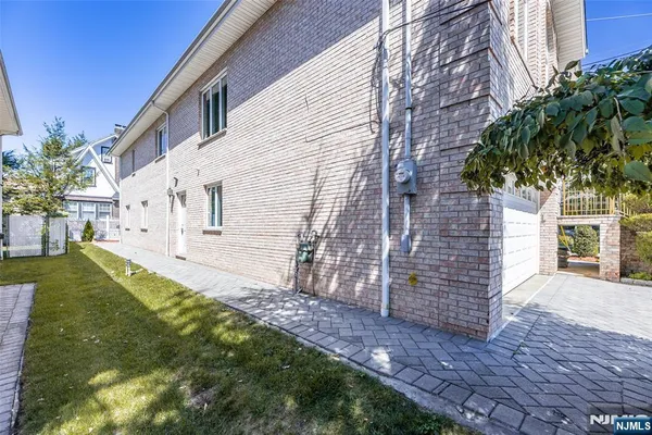 $1,498,000 | 499 Morse Avenue, Ridgefield, NJ 07657