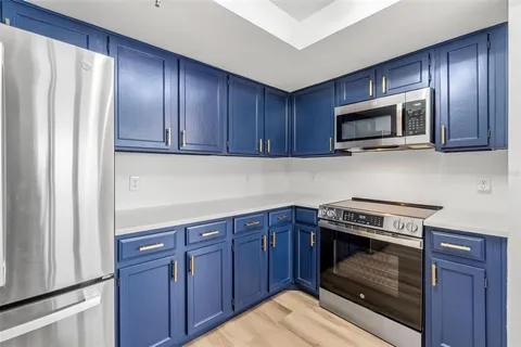 $630,000 | 5950 Pelican Bay Plaza South, Unit PH 2D, Gulfport, FL 33707