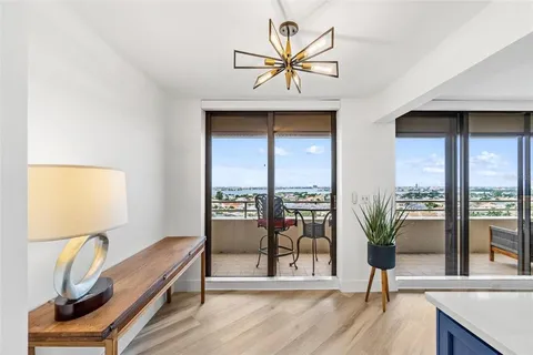 $630,000 | 5950 Pelican Bay Plaza South, Unit PH 2D, Gulfport, FL 33707